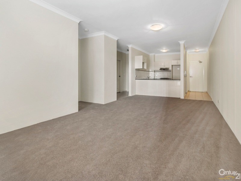 22/8-10 Browne Parade, Warwick Farm NSW 2170