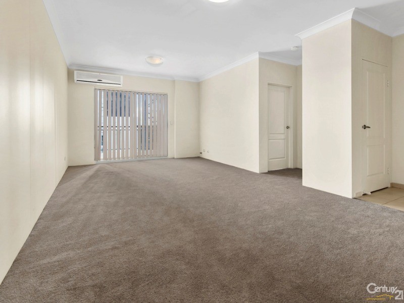 22/8-10 Browne Parade, Warwick Farm NSW 2170