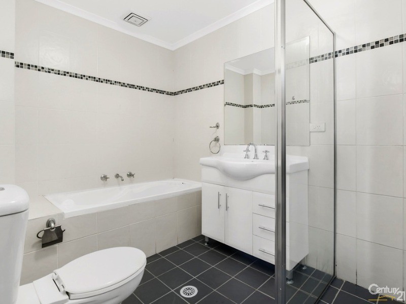 22/8-10 Browne Parade, Warwick Farm NSW 2170