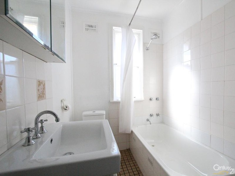 6 GUERNSEY STREET, Busby NSW 2168