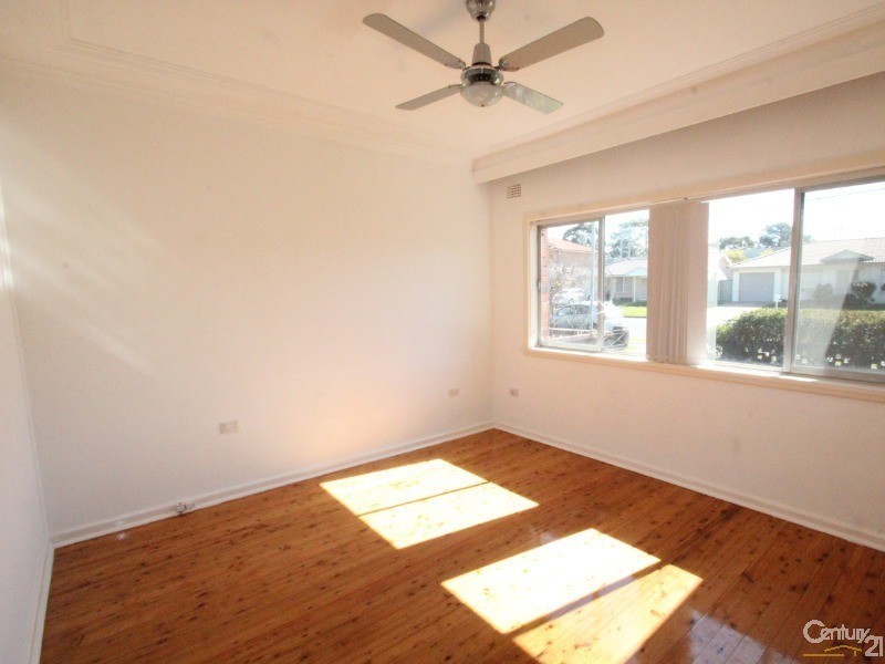 76 Wattle Avenue, Carramar NSW 2163