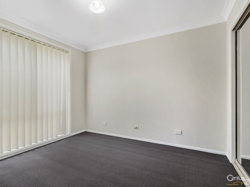 1/10 Cornelian Avenue, Eagle Vale NSW 2558