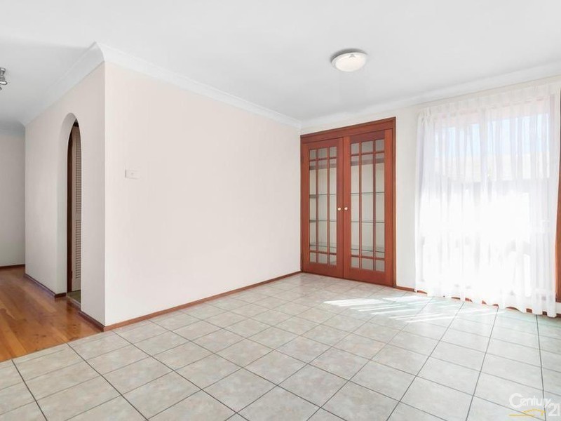 21 Aylesbury Crescent, Chipping Norton NSW 2170