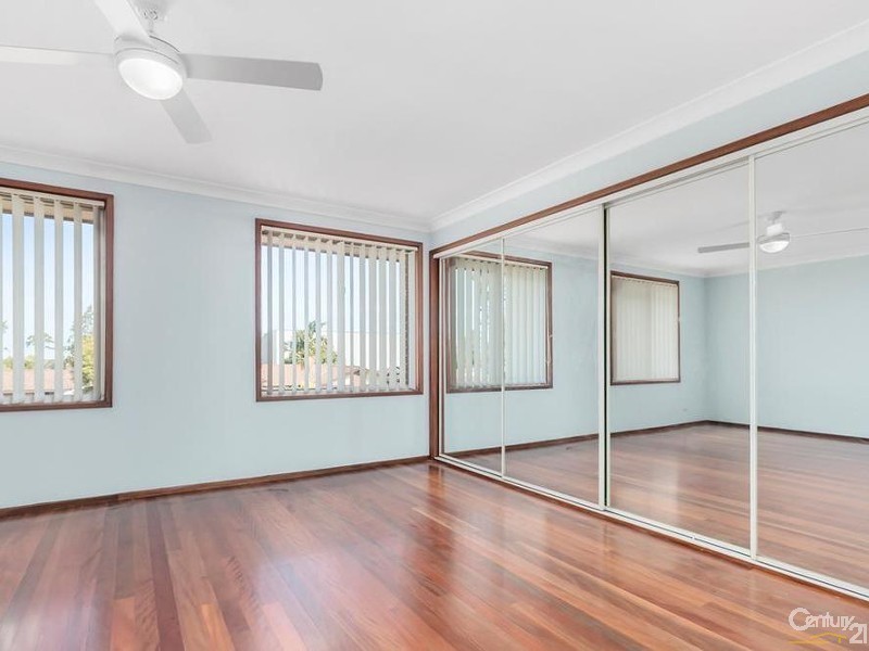 21 Aylesbury Crescent, Chipping Norton NSW 2170