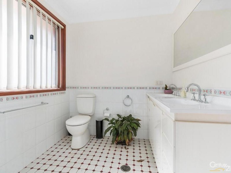 21 Aylesbury Crescent, Chipping Norton NSW 2170