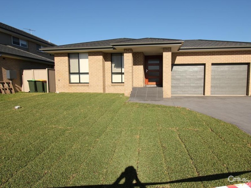 58 Pacific Palms Circuit, West Hoxton NSW 2171