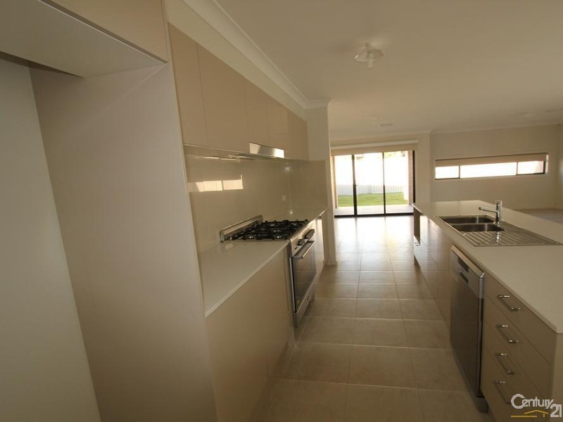 58 Pacific Palms Circuit, West Hoxton NSW 2171