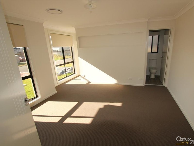 58 Pacific Palms Circuit, West Hoxton NSW 2171