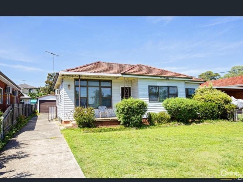 132 HOXTON PARK ROAD, Liverpool NSW 2170