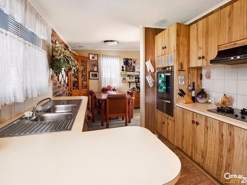 4 CHARTER STREET, Sadleir NSW 2168