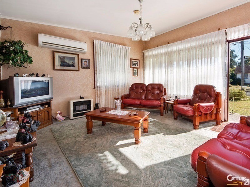 4 CHARTER STREET, Sadleir NSW 2168