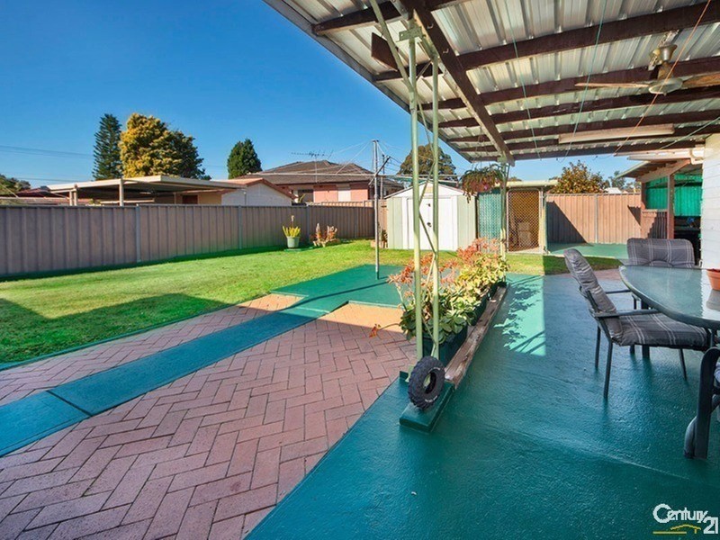 4 CHARTER STREET, Sadleir NSW 2168