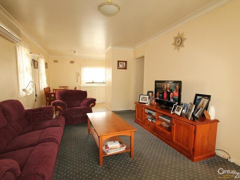 2 KALGOORLIE PLACE, Cartwright NSW 2168