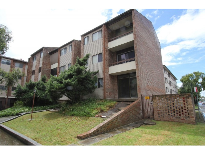 23/26-30 Remembrance Drive, Warwick Farm NSW 2170