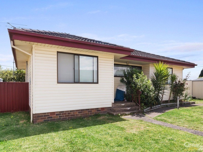 2 Kalgoorlie Place, Cartwright NSW 2168