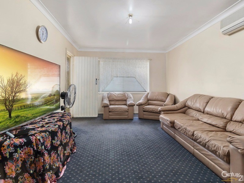 2 Kalgoorlie Place, Cartwright NSW 2168