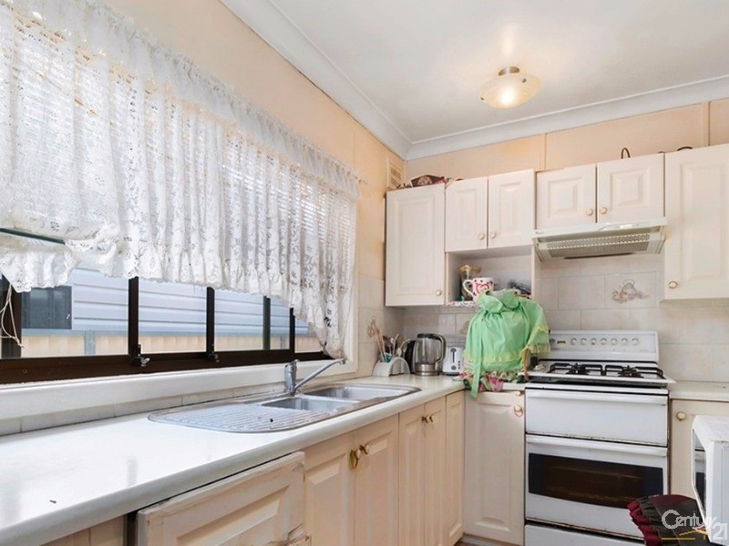 2 Kalgoorlie Place, Cartwright NSW 2168