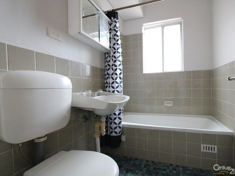 4/18 DRUMMOND STREET, Warwick Farm NSW 2170