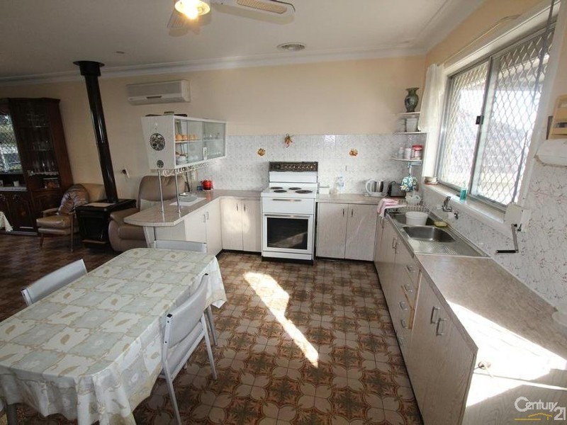 10 AYSHFORD STREET, Casula NSW 2170