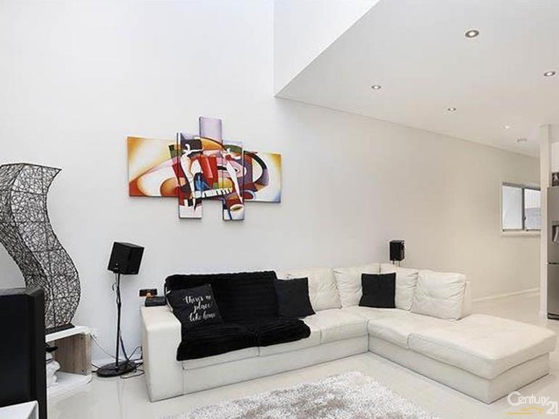 3/64 Junction Road, Moorebank NSW 2170