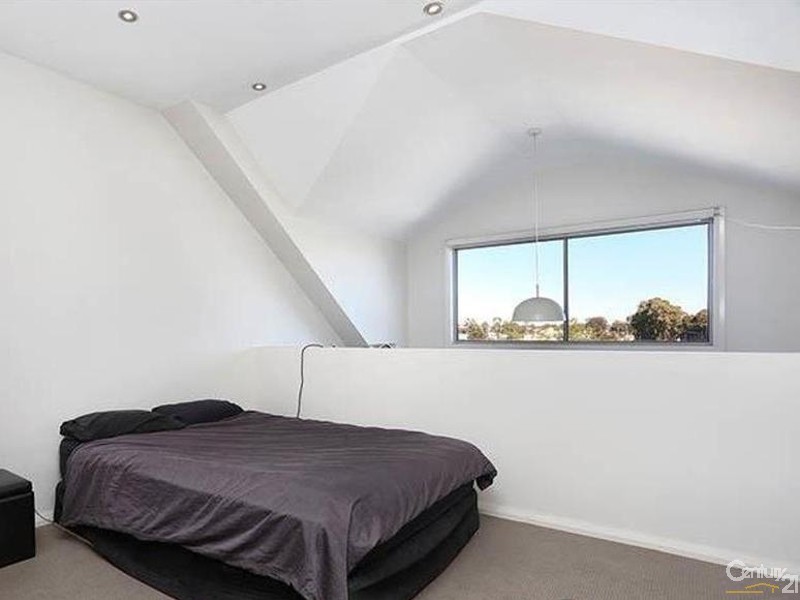 3/64 Junction Road, Moorebank NSW 2170