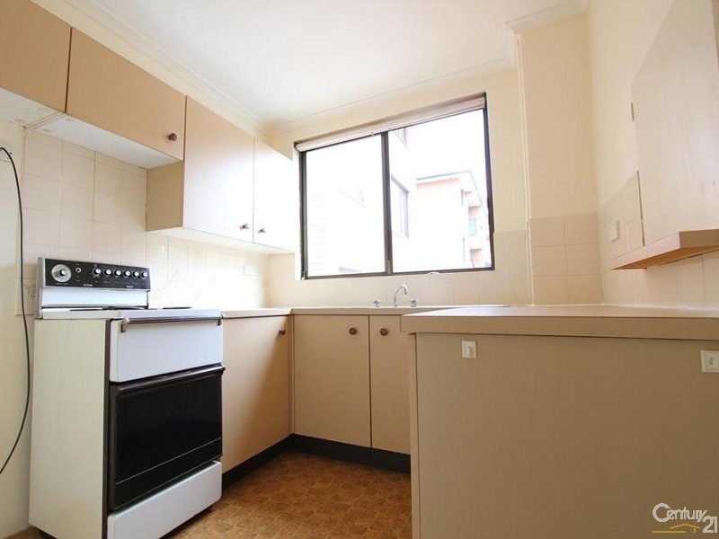 8/142 MOORE STREET, Liverpool NSW 2170