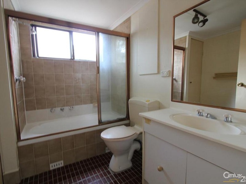 8/142 MOORE STREET, Liverpool NSW 2170