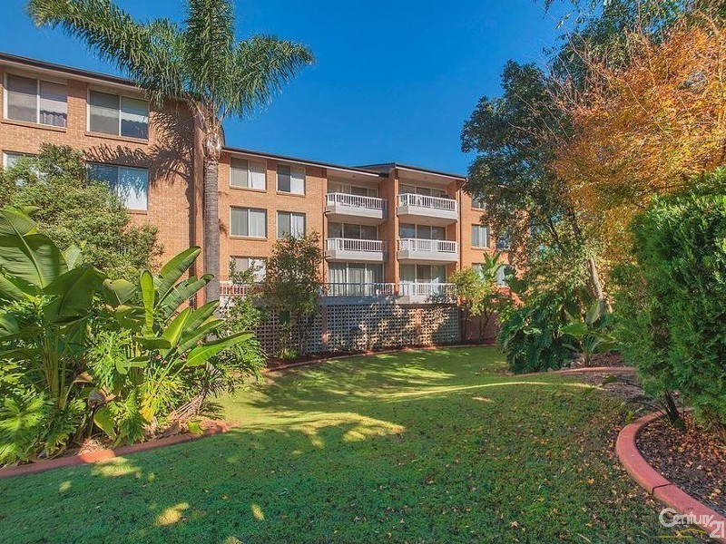 2/2 MEAD DRIVE, Chipping Norton NSW 2170