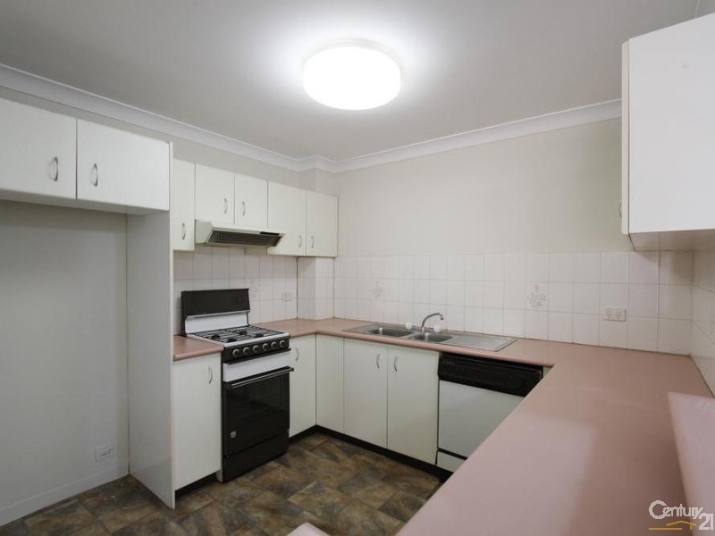 2/2 MEAD DRIVE, Chipping Norton NSW 2170