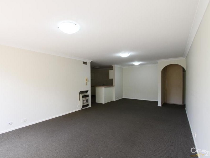 2/2 MEAD DRIVE, Chipping Norton NSW 2170