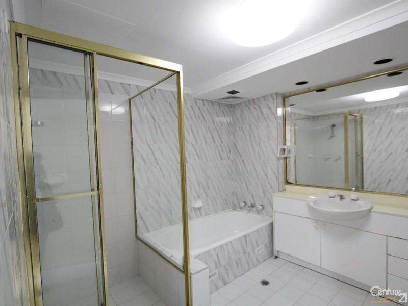 2/2 MEAD DRIVE, Chipping Norton NSW 2170