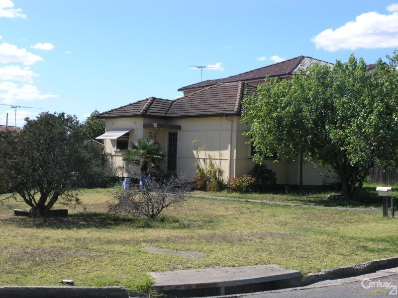 2 MARSH PARADE, Casula NSW 2170