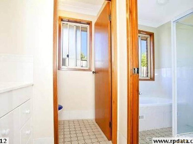 68 DAINTREE DRIVE, Wattle Grove NSW 2173