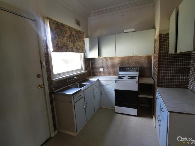 214 MOORE STREET, Liverpool NSW 2170