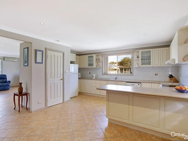 14 DUNROSSIL AVENUE, Casula NSW 2170