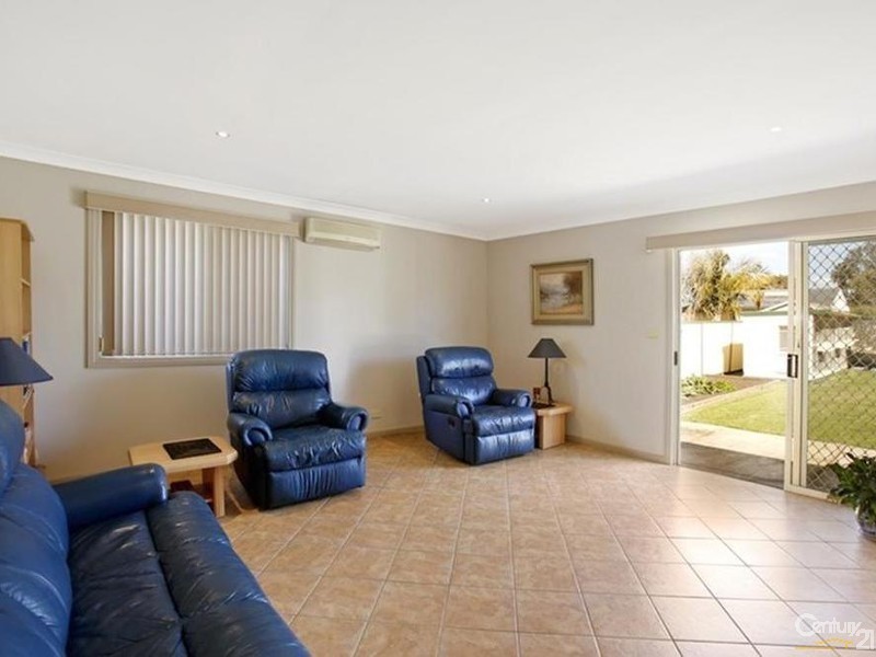 14 DUNROSSIL AVENUE, Casula NSW 2170