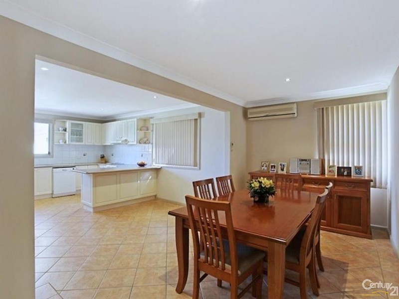 14 DUNROSSIL AVENUE, Casula NSW 2170