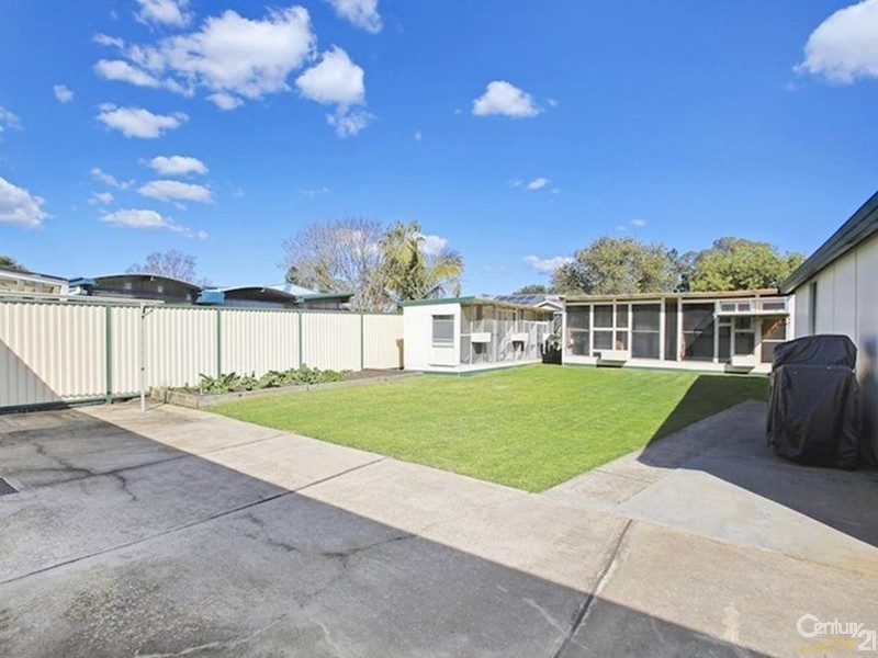 14 DUNROSSIL AVENUE, Casula NSW 2170