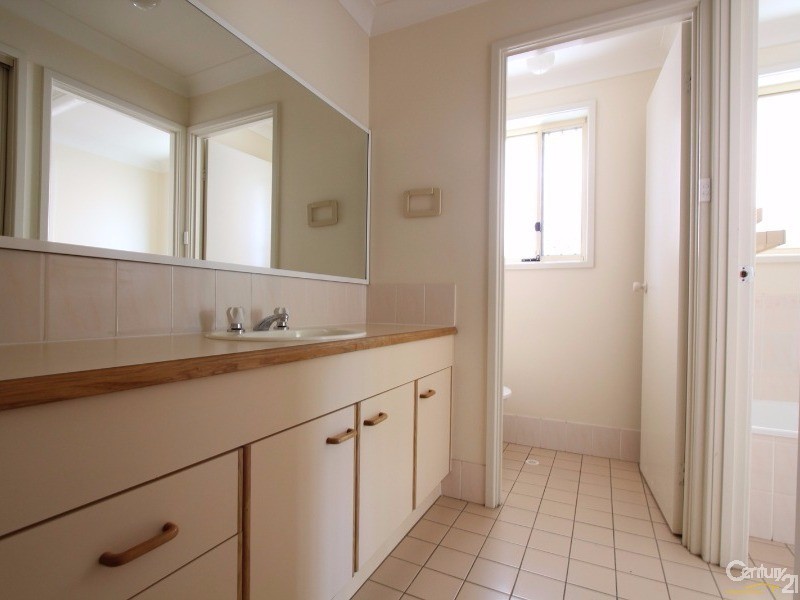 9 Alexandrina Court, Wattle Grove NSW 2173