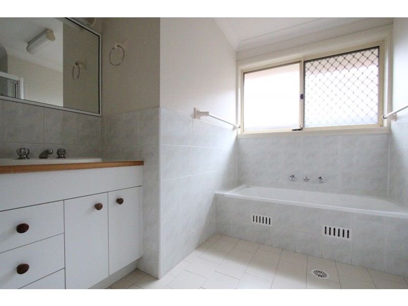 5/19 Booree Court, Wattle Grove NSW 2173