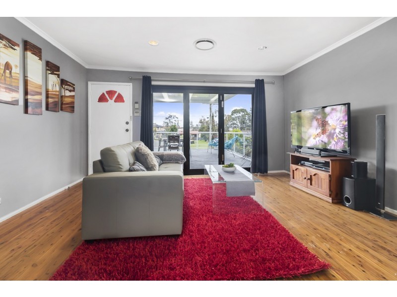 8 Sunset Avenue, Lurnea NSW 2170