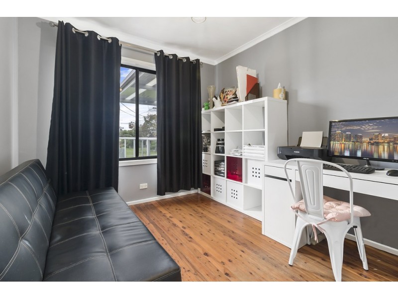 8 Sunset Avenue, Lurnea NSW 2170