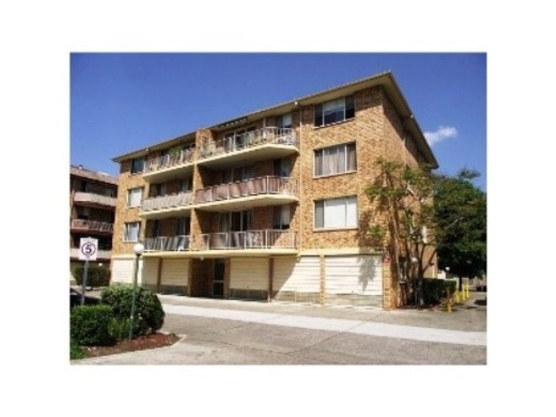 15/2 Riverpark Drive, Liverpool NSW 2170