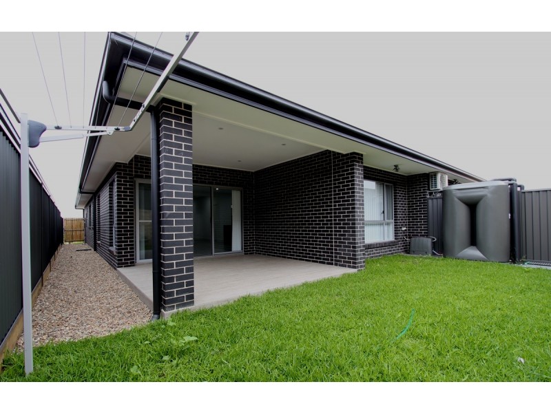 28 Hansford Street, Oran Park NSW 2570