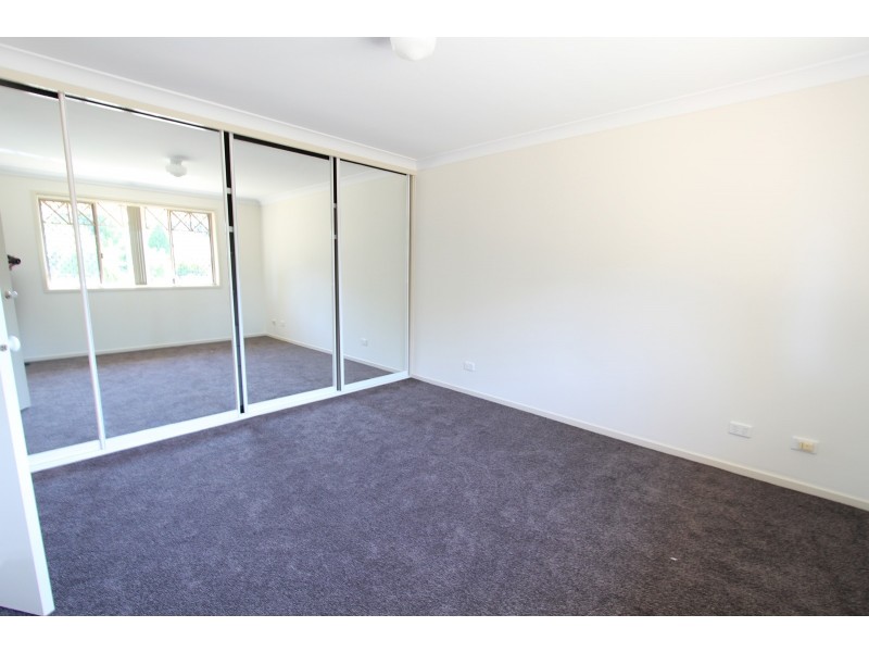 5  Hampton Court, Wattle Grove NSW 2173