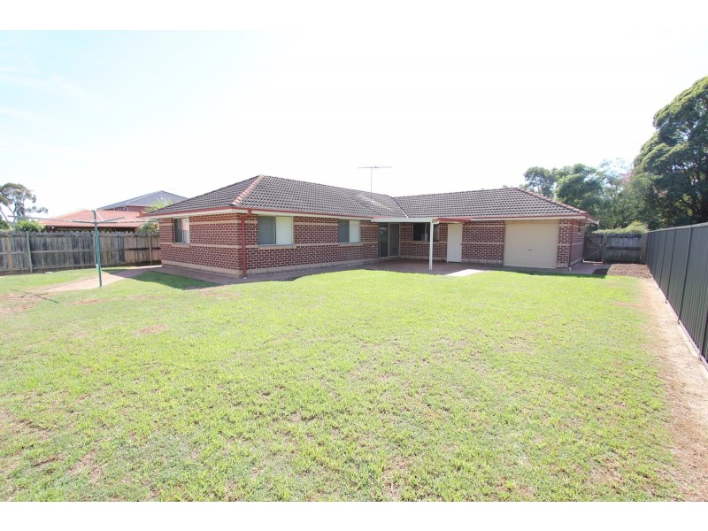 5  Hampton Court, Wattle Grove NSW 2173
