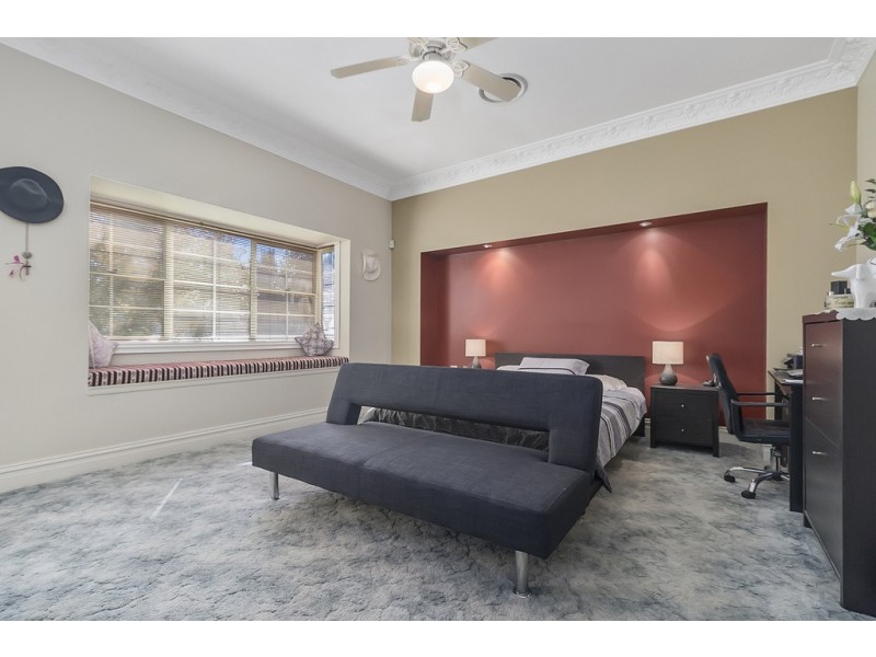 1  Bakeri Court, Voyager Point NSW 2172