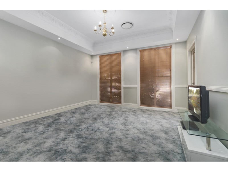 1  Bakeri Court, Voyager Point NSW 2172