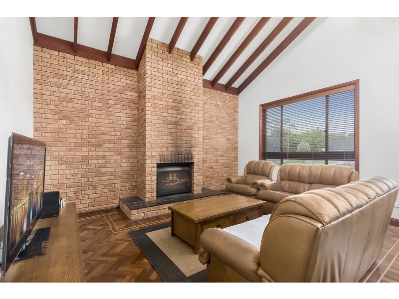 32  Province Street, Abbotsbury NSW 2176