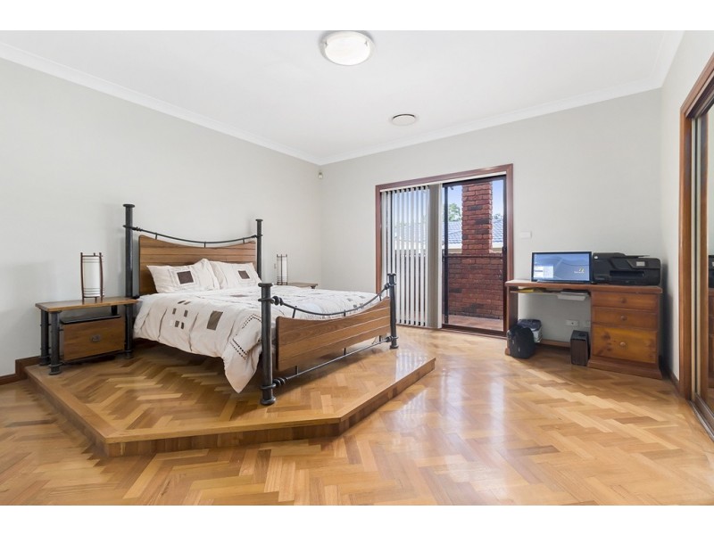 32  Province Street, Abbotsbury NSW 2176